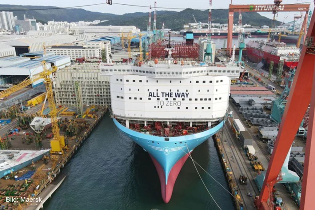 Methanolschiff von Maersk, das zwischen China und Europa 16.000 TEU transportieren wird.