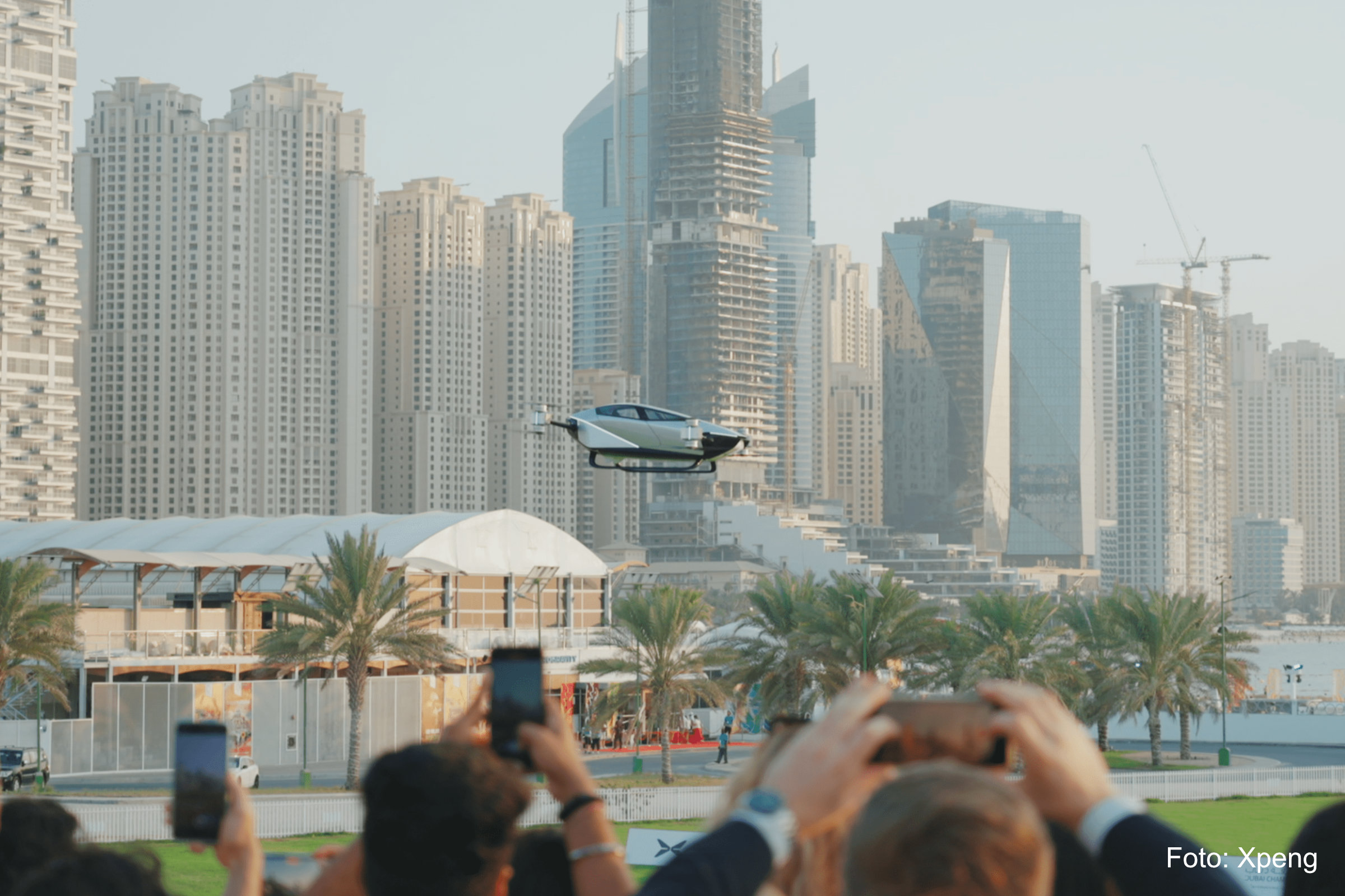 Das Flugtaxi XPENG X2 bei einer Flugshow in Dubai.