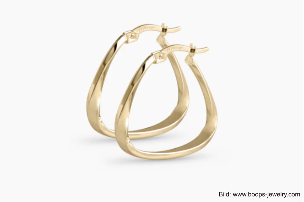 Ein Ohrring von Rana Aktas von boop jewlery in Wien.